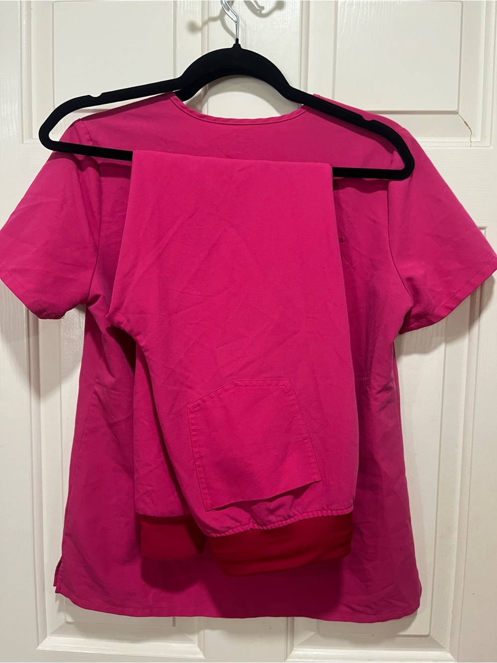 Figs Pink Raspberry Scrub Top and Zamora Jogget Pants in size SMALL - Picture 2 of 4